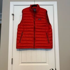 Patagonia Men's Vibrant Red Quilted Vest xl
